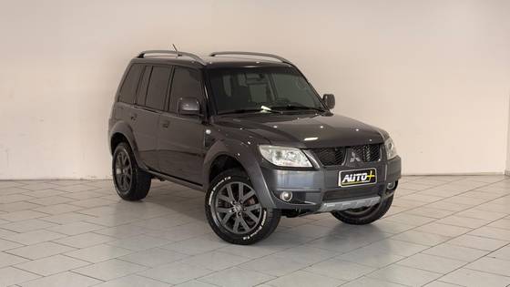 MITSUBISHI PAJERO TR4 2.0 4X4 16V 140CV FLEX 4P MANUAL MITSUBISHI PAJERO TR4 2.0 4X4 16V 140CV FLEX 4P MANUAL